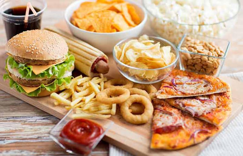 Thức ăn nhanh: Khoai tây chiên, burgers, khoai tây chiên, Pizza