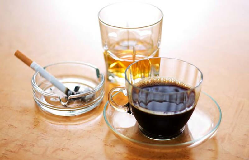 Caffeine và rượu: Cà phê, rượu, bia và thuốc lá