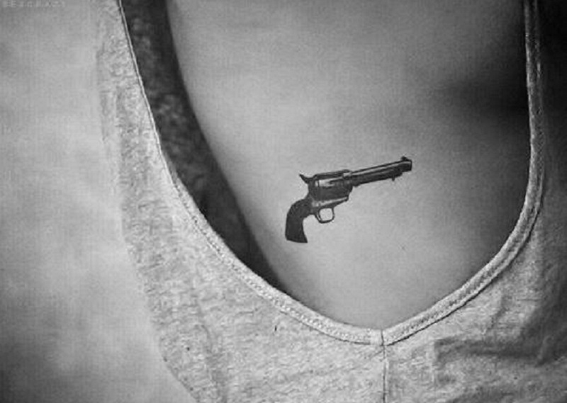 Hình xăm cây súng mini đẹp cho nữ