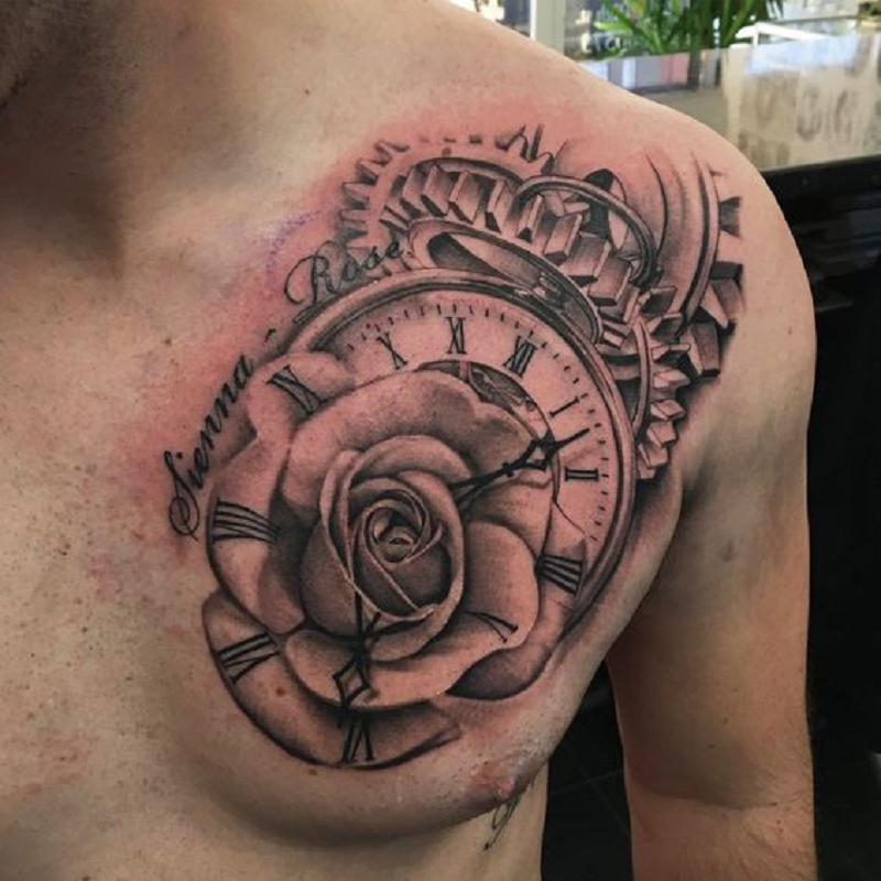 Mẫu tattoo ở vai hoa hồng kèm đồng hồ