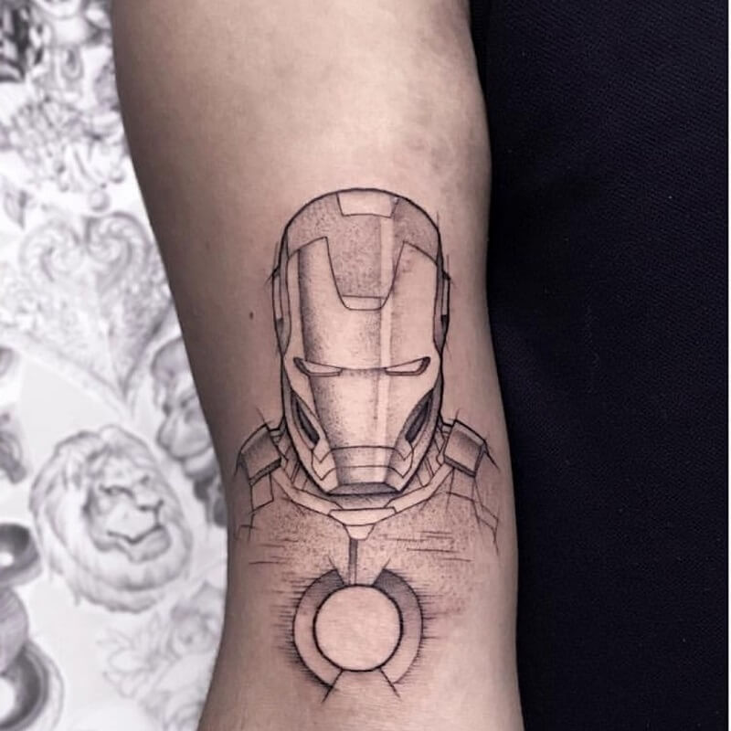 Hình xăm Iron man mini màu đen đơn giản