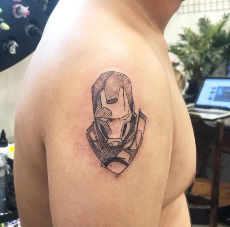 Hình xăm Iron man mini trên bắp tay