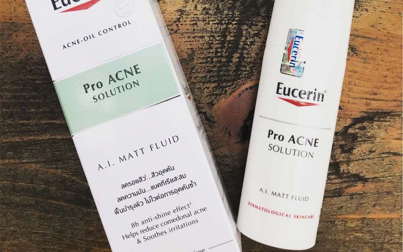 Kem trị mụn hiệu quả dành riêng cho da khô Eucerin Fro Acne Solution Mattifying Fluid 
