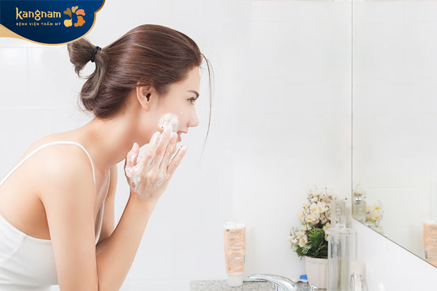 Khi chăm sóc da bị mụn viêm cần cẩn thận trong các bước làm sạch 