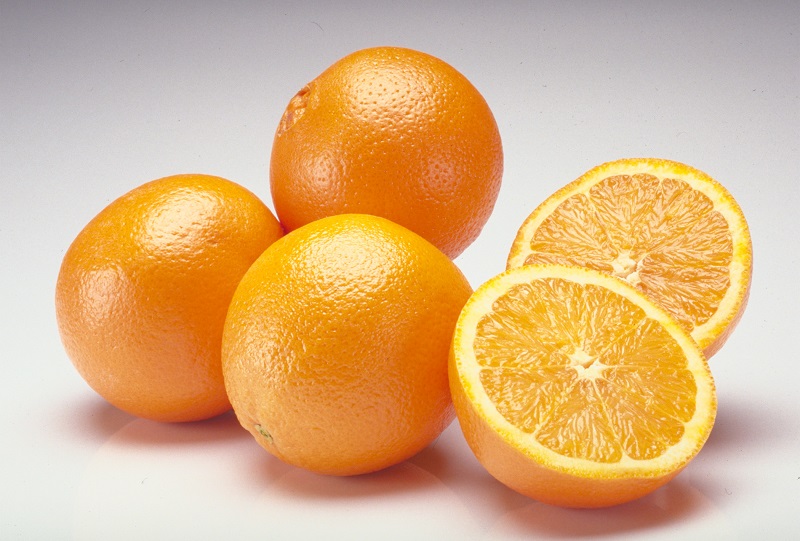 Ăn cam nhiều sẽ giúp đôi môi của bạn hồi phục nhanh và chống oxy hóa